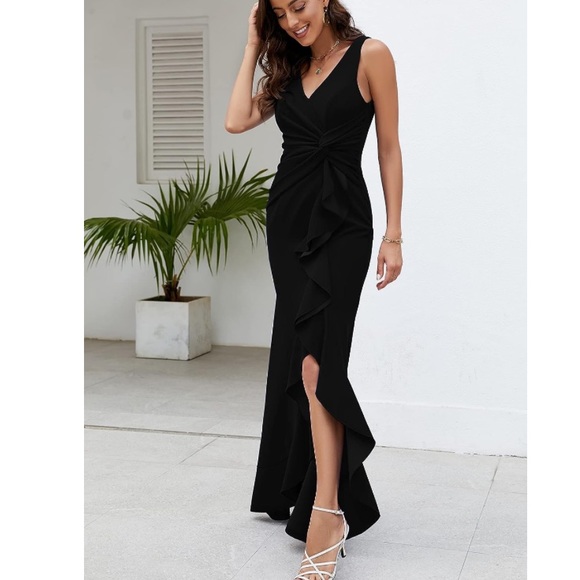 Lsisi Long Black Elegant Sleeveless V Neck Formal Evening Gown With A Split - Picture 5 of 9